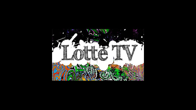 Diesmal Lotte TV wieder mit einem bunten Mix aus der Welt der Tiere, Reality TV über die Ananas-Diät, chaotischen Interviews, sowie unsinnigen Reportagen über depressive ehemalige Daily Soap Darsteller.