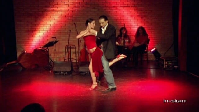 Ein verstecktes Juwel der Unterhaltungskunst hat in-sight mitten in Wien entdeckt: das Theater am Spittelberg. Mit vielen Ideen und unermüdlichem Fleiß gelang es Direktorin Nuschin Vossoughi, aus einer verwaisten Pawlatschenbühne ein interkulturelles Gastspieltheater für Kinder und Erwachsene zu schaffen. Diesmal heißt es am Spittelberg: Vorhang auf für die Tangoshow "Del Mejor"! Genießen wir einen bezaubernden Abend und träumen wir uns in die prickelnde Atmosphäre von Buenos Aires, der Wiege des Tangos. Hereinspaziert und viel Vergnügen!