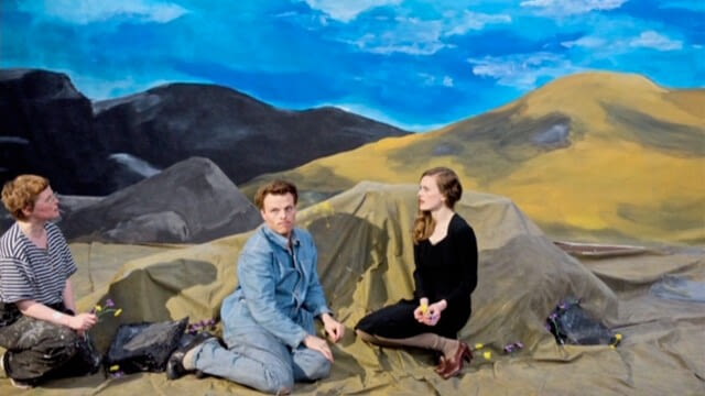 Hinter den Kulissen von Ragnar Kjartanssons Versuch, im Wiener Augarten den Roman "Weltlicht" von Halldór Laxness zu verfilmen. Diesmal mit einer Zusammenstellung der letzten Ragnar Kjartansson & Freunde-Sessions!