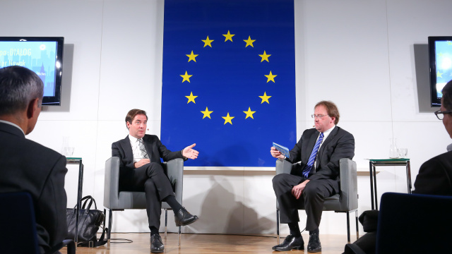 Publikumsfragen an Rainer Nowak und Manfred Perterer - Europa : DIALOG
