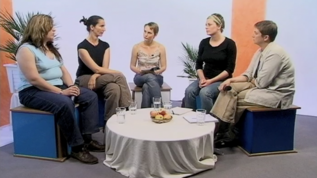 Zum Thema "Feminismus heute" diskutieren im Studio Monika Bernold (Historikerin, Schriftstellerin), Iris Hajicsek (IPKW, Frauencafe), Tina Wimmer (An.schläge) und Gudrun Schönbauer (FZ Wien).