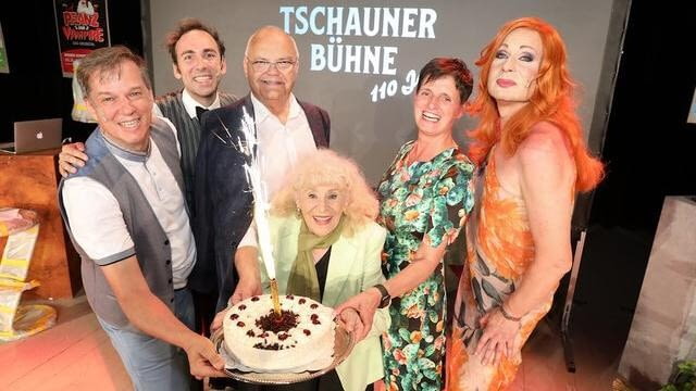 In Memoriam Emmy Schörg // Arrivederci Roma - Der Wal