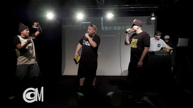 Die legendäre Freestyle-Crew ist nach langer pandemiebedingter Pause zurück in dem OKTO-Studio. Zu Gast ist JJF, der sein neues Album und sein aktuelles Video präsentiert. Das Motto der Sendung bleibt: Eure Kommentare, unsere Raps!