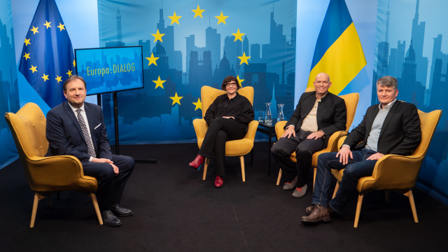300 Tage Angriffskrieg gegen die Ukraine - Europa : DIALOG