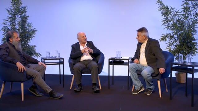 In St. Pölten wird am 7. November 2025 das erste Gebetshaus für Aleviten in Österreich feierlich eröffnet. Damit entsteht ein neuer Ort der Begegnung, des Dialogs und der spirituellen Gemeinschaft für Alevitinnen und Aleviten in ganz Österreich.

Anlässlich der bevorstehenden Eröffnung waren Mehmet Ali Cankaya, Obmann und Gründer der Avusturya Alevi Birliği Federasyonu, sowie Pir Mehmet Gazi, Glaubensvorsitzender der Avusturya Alevi Birliği, zu Gast. Im Rahmen des Treffens wurden zentrale Fragen zur alevitischen Identität und Glaubenspraxis erörtert:

Wer ist die alevitische Gemeinschaft?

Welche Glaubensüberzeugungen prägen sie?

Worin unterscheiden sich die Aleviten von anderen Religionsgemeinschaften?

Die große Eröffnung des Gebetshauses wird von einer dreitägigen Festveranstaltung begleitet, die vom 7. bis 9. November 2025 stattfindet. Neben kulturellen Programmpunkten sind auch zahlreiche prominente Gäste aus Religion, Politik und Kultur eingeladen.