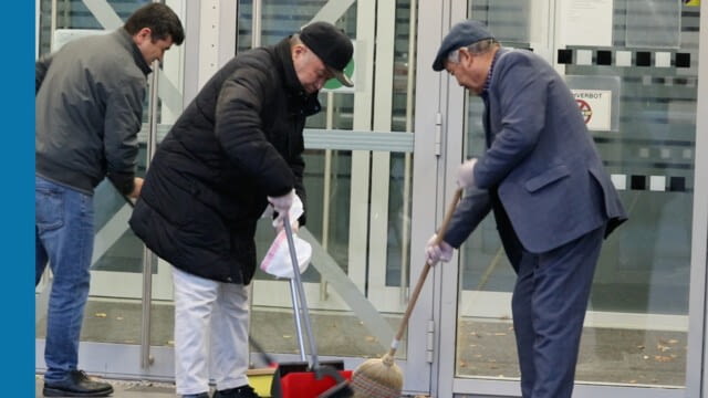 In einer Welt voller Parolen: Manchmal ist der Held einfach derjenige, der einen Besen aufhebt - Oxus