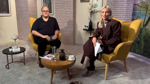 Florian Schmidlechner ist Medienhistoriker an der Universität Wien und befasst sich seit 2007 mit der Geschichte des Animationsfilms. Sei Schwerpunkt liegt auf der Sichtbarmachung bislang unbeachteter Aspekte der österreichischen Filmgeschichte, insbesondere des Animationsfilms im internationalen Kontext. Sein dazu passendes Buch ist 2025 bei CRC Press erschienen. Im Rahmen eines OKTO SCHWERPUNKTS war er bei Moderatorin Katharina Obermayer zu Gast. Co-Moderation: Redaktionshündin Poppy