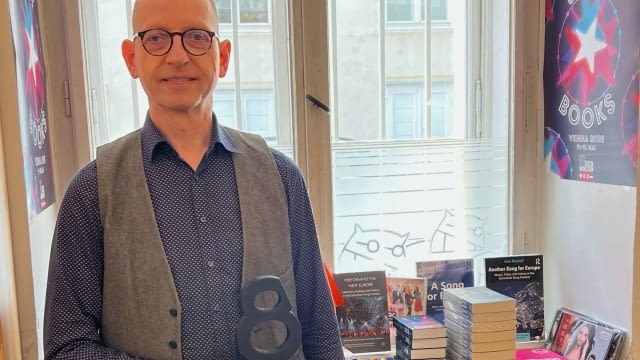 Buchhandlung Löwenherz - ZWISCHEN DEN SONGS