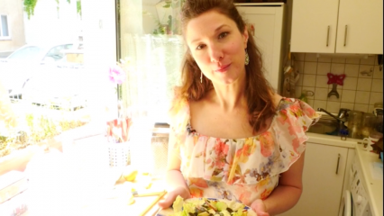Posterframe von Peace, Joy and Eggcake: Sommer-Salat mit Avocados und Apfeldressing