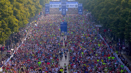 Posterframe von High Five: Berlin Marathon