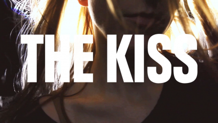 Posterframe von Poplastikka: The Kiss