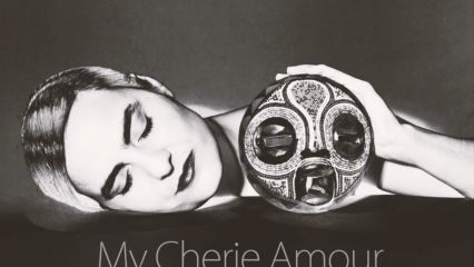 Posterframe von Poplastikka: My Cherie Amour