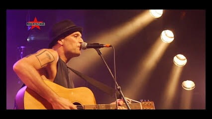 Mulatschag: Drew Sarich is singing some Songs