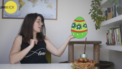Posterframe von Umblick - Gemeinsam daheim: Warum sind Ostereier bunt? Färbe mit Zwiebelschalen die schönsten Eier