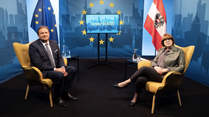 Posterframe von Europa : DIALOG: Margaretha Kopeinig | Herausforderungen und Prioritäten Europas?
