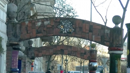Posterframe von Der kleine Stadtstreicher: Auf den Spuren von Friedensreich Hundertwasser – Teil 1