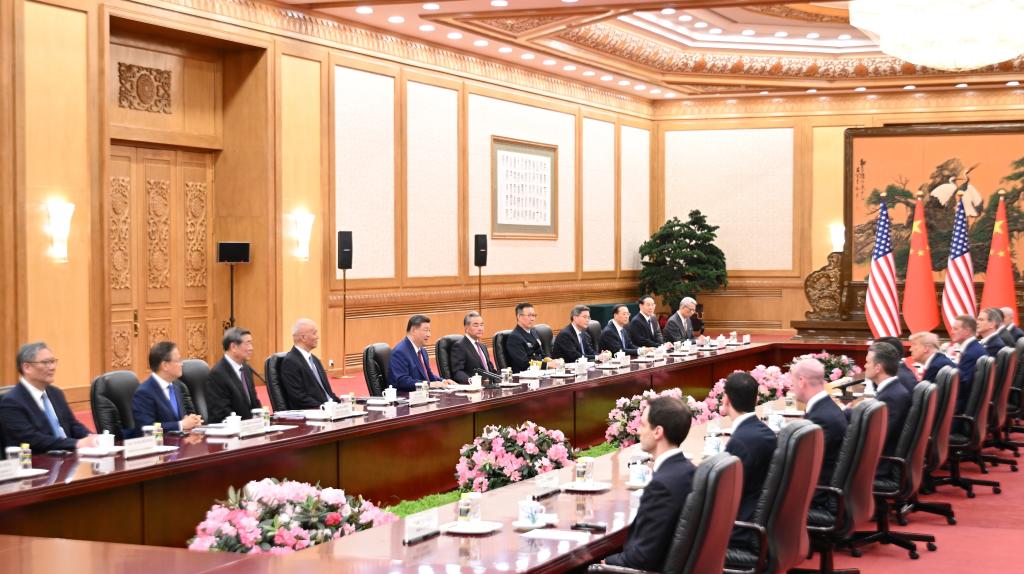 Chinese President Xi Jinping holds talks with U.S. President Donald Trump
