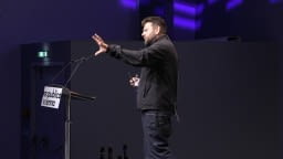 re:publica Vienna: DAVID CONTRO GOLIATH: NELLA LOTTA CON LA FORTRESS EUROPA - PETAR ROSANDIĆ
