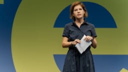 re:publica Viyana: MÜLKİYET MAKİNELERİ: CİNSİYETLE YÜZLEŞTİRİLMİŞ DERİNSAHTELER, PROPAGANDA VE DİĞER SORUNLU YZ İÇERİKLERİ - INGRID BRODNIG