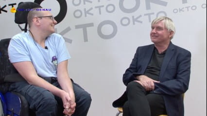 NA (JA) GENAU: DIE INTELLIGENT-HUMORVOLLE SENDUNG FEIERT OKTO