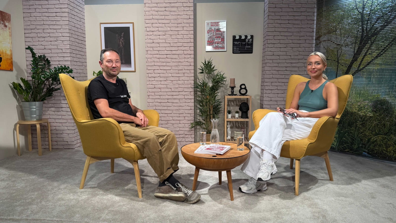 OKTO BAUT ZWISCHENBRÜCKEN